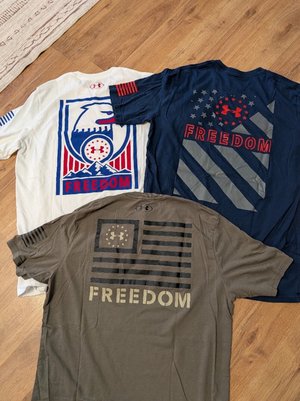 3 Under Armour Men’s Medium Freedom T-Shirt 's  Navy/Olive/White Great Condition